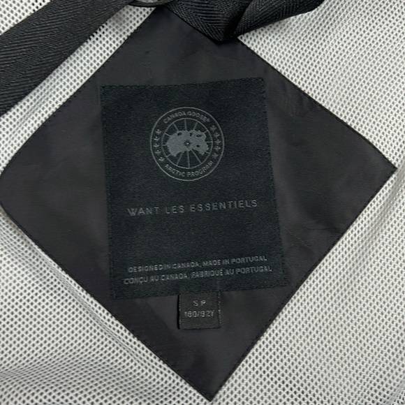 New CANADA GOOSE BLACK LABEL “want les essentials” Packable rain coat size S - Picture 8 of 16
